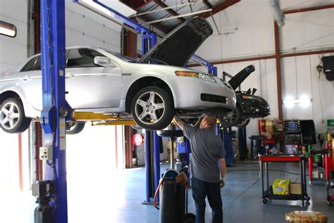 Auto fix shop - We also offer a great selection of tires, 12 month/12,000 warranties, towing services and fleet programs. Our auto repair shop works with residential and commercial customers for all major and minor auto repair. Call us or fill out our form today for more information on our Auto Repair Services, Wheel Alignments, Brakes & Tires in Highland, IN. 